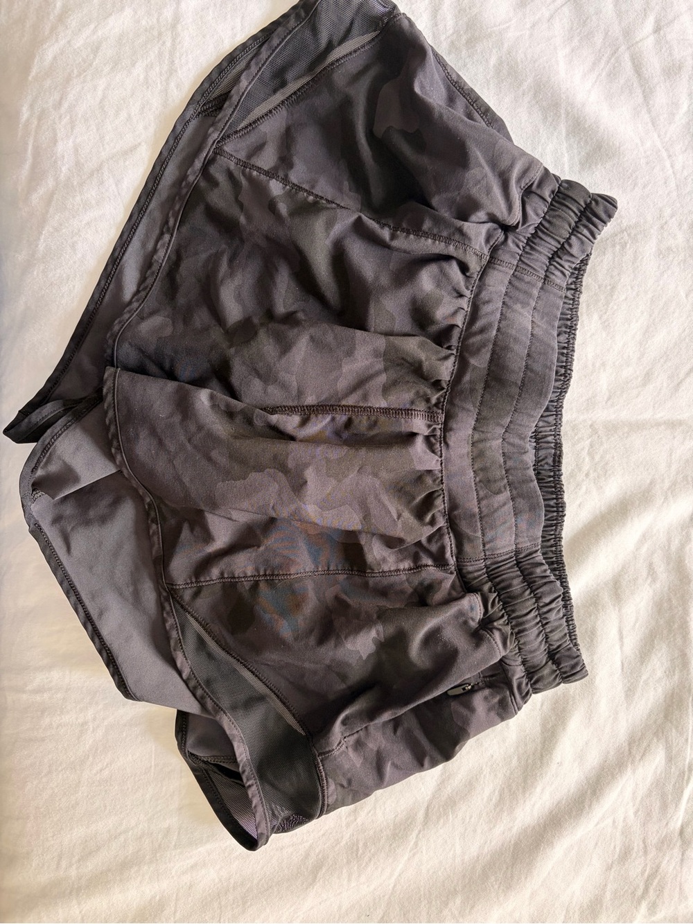 Lulu lemon women’s Athletic Shorts- Camouflage black